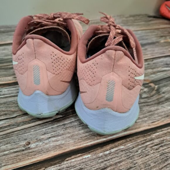 Nike Women's Pegasus Trail Running Shoes Sneakers Women's size 8 salmon peach - Picture 4 of 7